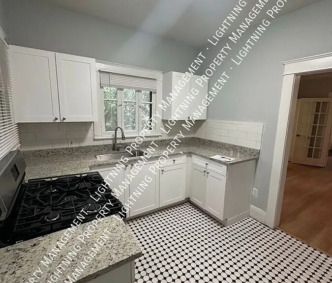 708 E Hollywood St #1 — Photo 12