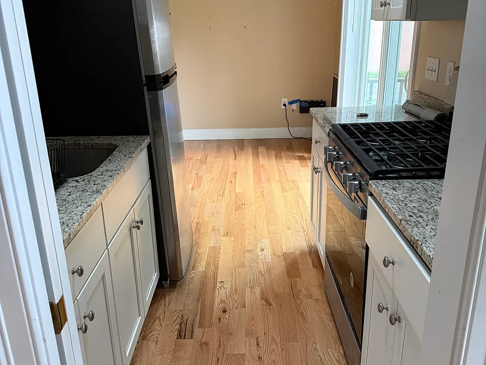 76 Anthony St #1R