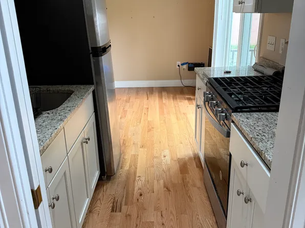 76 Anthony St #1R, East Providence, RI 02914