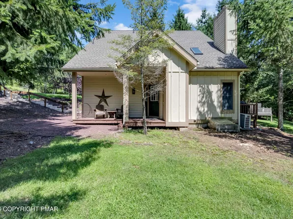 411 Hickory Dr, Tannersville, PA 18372