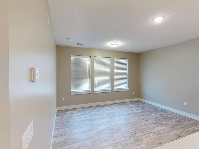 3451 Brecken St — Photo 11