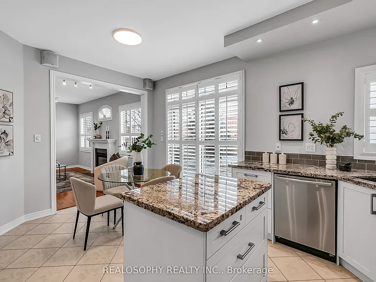 284 Bilbrough St — Photo 12