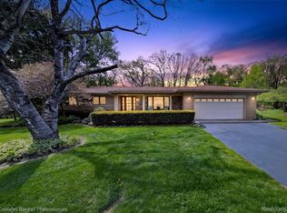 1186 Peveril Rd, Bloomfield Hills, MI 48304