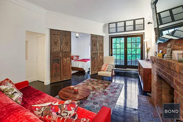 Sold by Bond New York | media 11