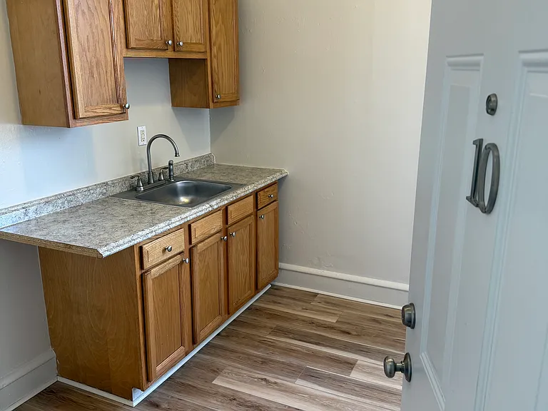 413 State St #10 — Photo 1