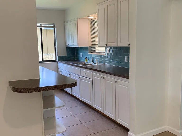 825 Clarke Ave — Photo 10