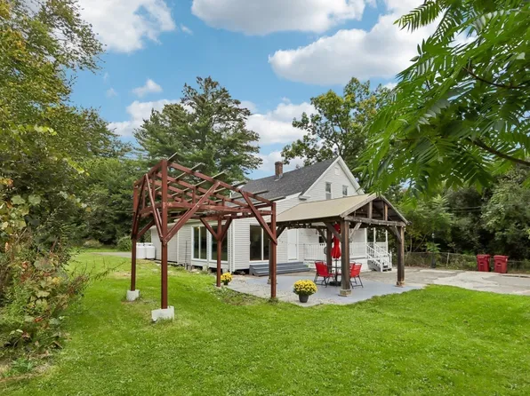 31 Parham Rd, Tyngsboro, MA 01879
