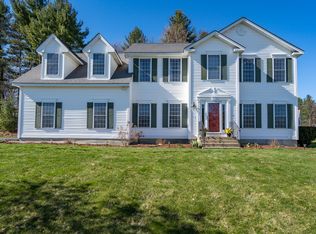 33 Greenfield Pkwy, Bedford, NH 03110
