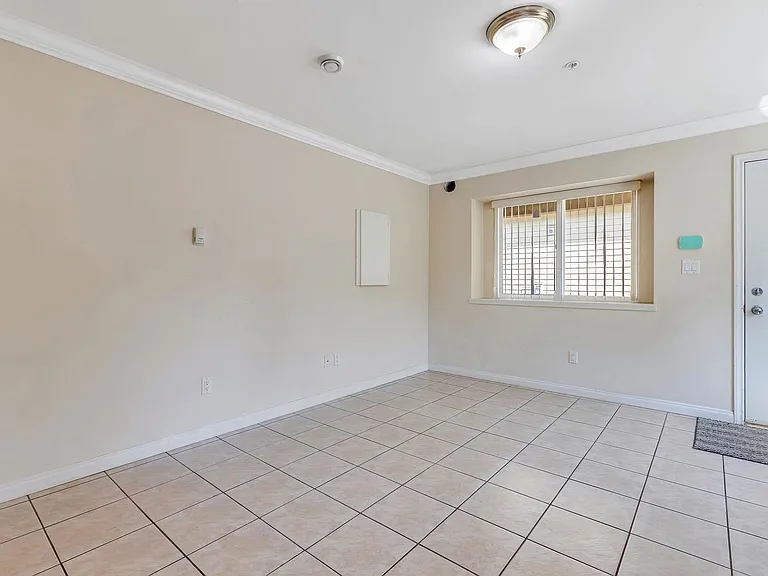 2291 E 12th Ave #BASEMENT — Photo 4