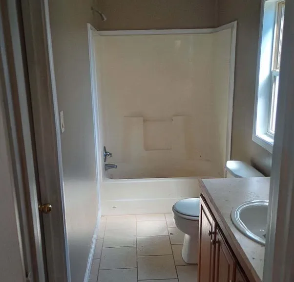 825 W 26th St — Photo 11