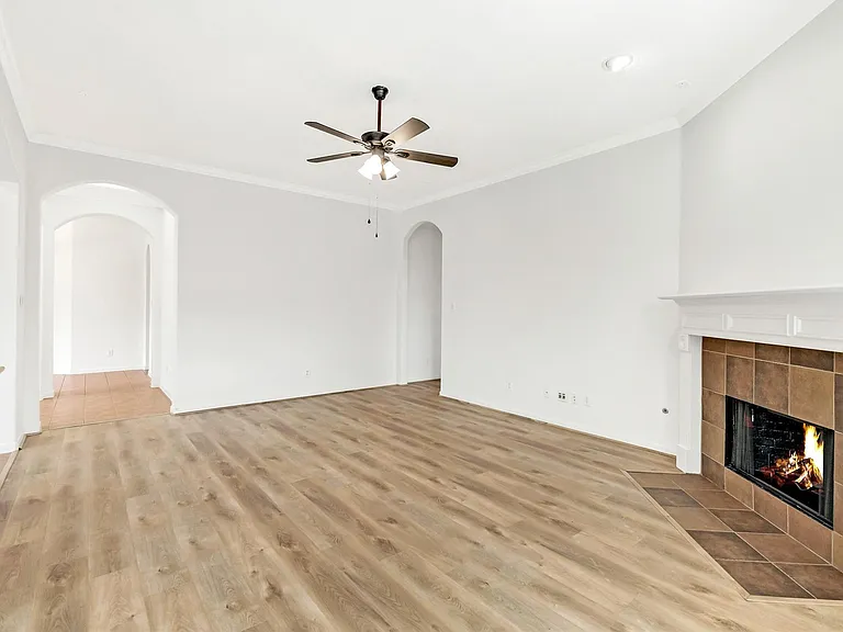 19227 Countryhills Ct — Photo 11