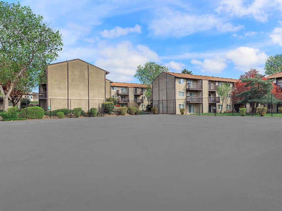 1st image of 6409 S 12th St Space H03