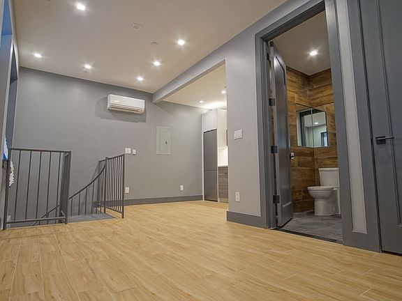 3rd image of 316 Sumpter St #1L