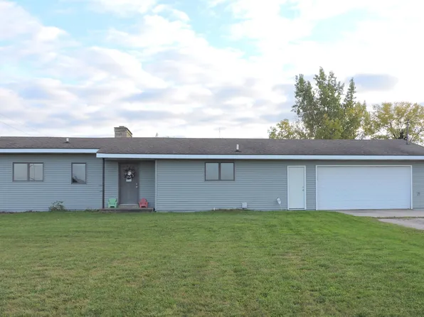 1126 E Parish Rd, Kawkawlin, MI 48631