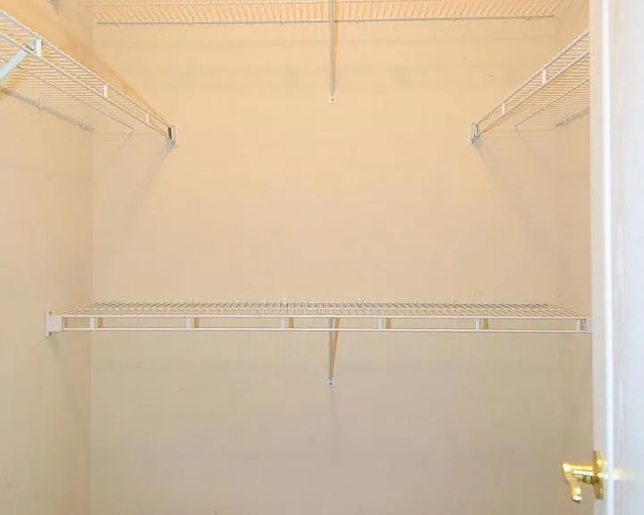 7810 Locust Leaf Ln — Photo 32