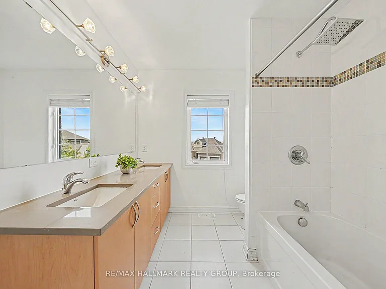 938 Wildcarrot Cres — Photo 25