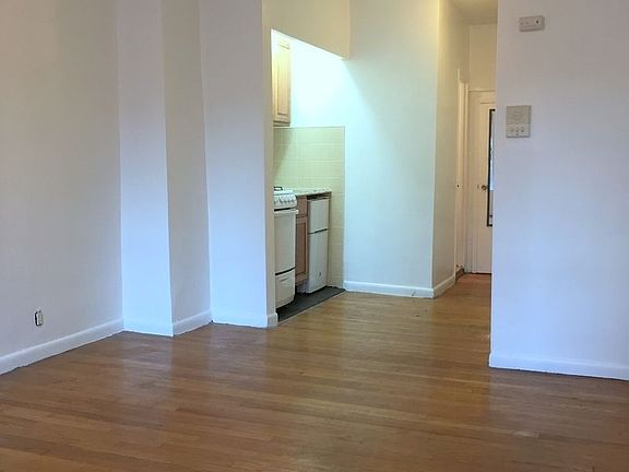 5th image of 405 W 54th St APT 2B