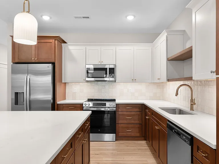 2191 W Parkview Ave — Photo 10