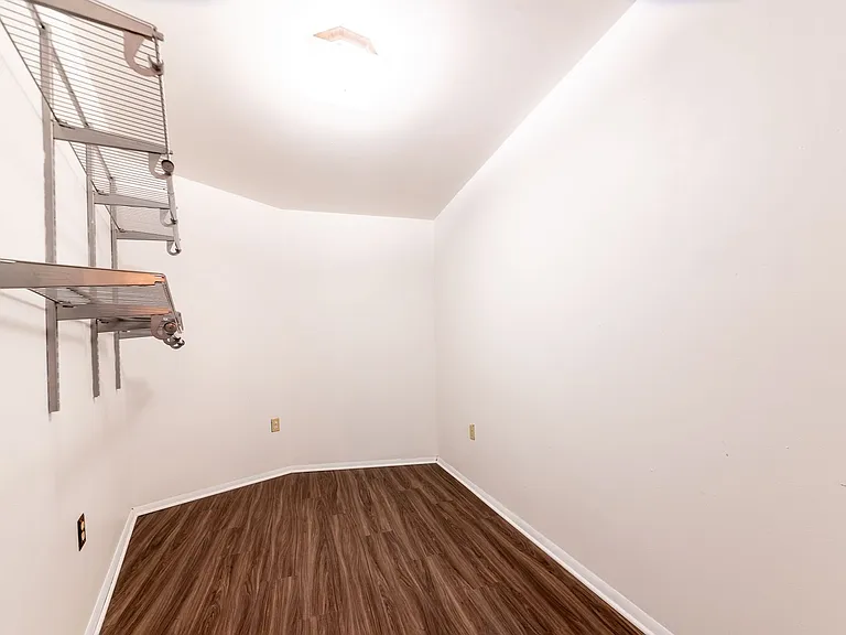 952 Freeland St — Photo 31