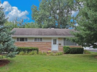 71 Golfview Rd, Lake Zurich, IL 60047