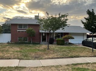 7304 S Pippin Dr, Salt Lake City, UT 84121