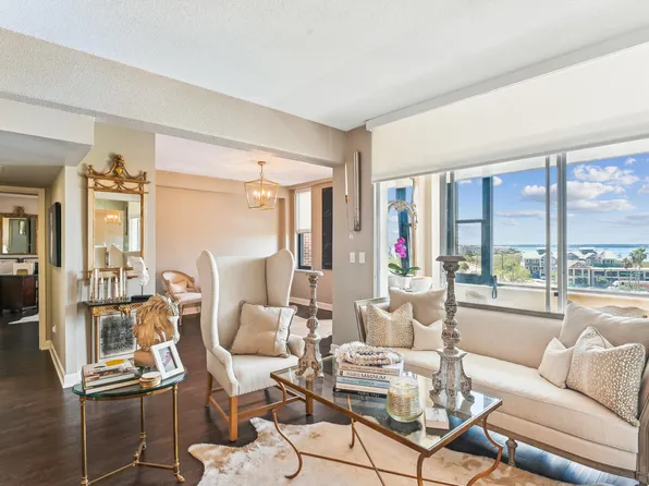 14 Lockwood Dr APT 4C, Charleston, SC 29401