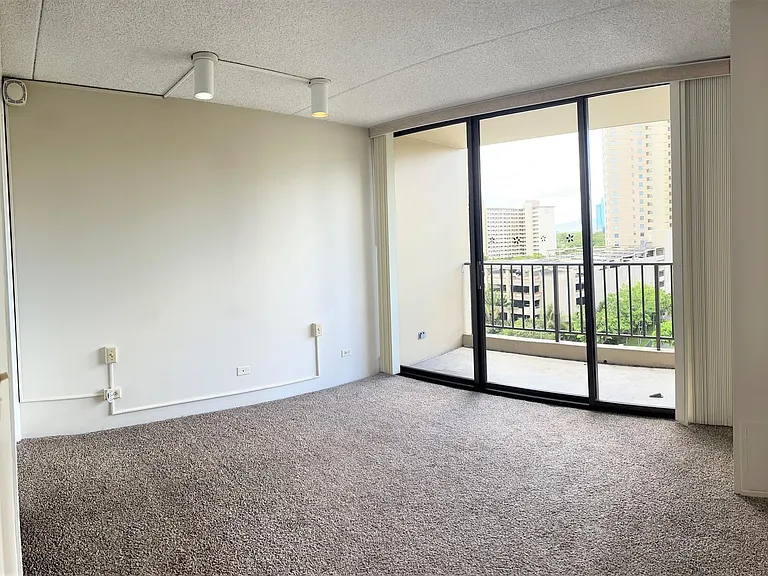 411 Hobron Ln #1012 — Photo 14