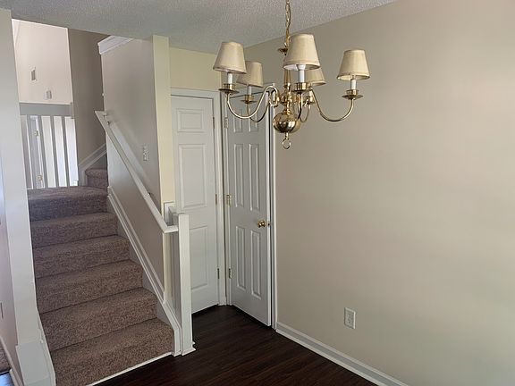 5th image of 119 Summerwood Dr
