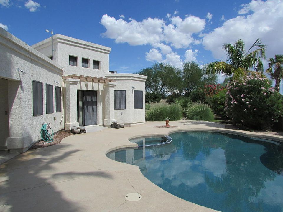 1st image of 903 N Shannon Cir