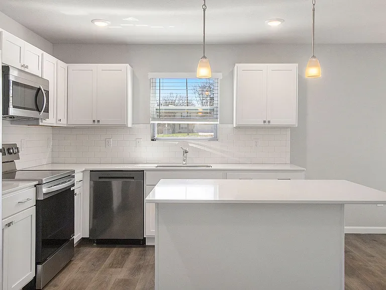 1302 Forest Valley Dr — Photo 5