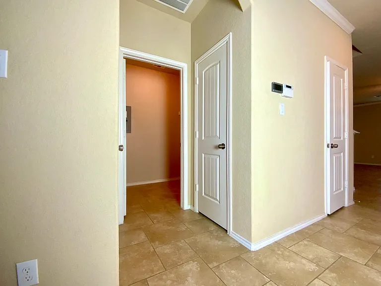 1810 Logan Trl — Photo 8