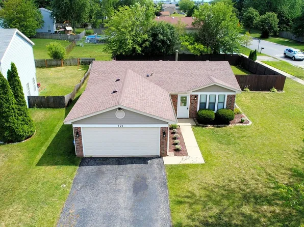 701 Melissa Dr, Bolingbrook, IL 60440