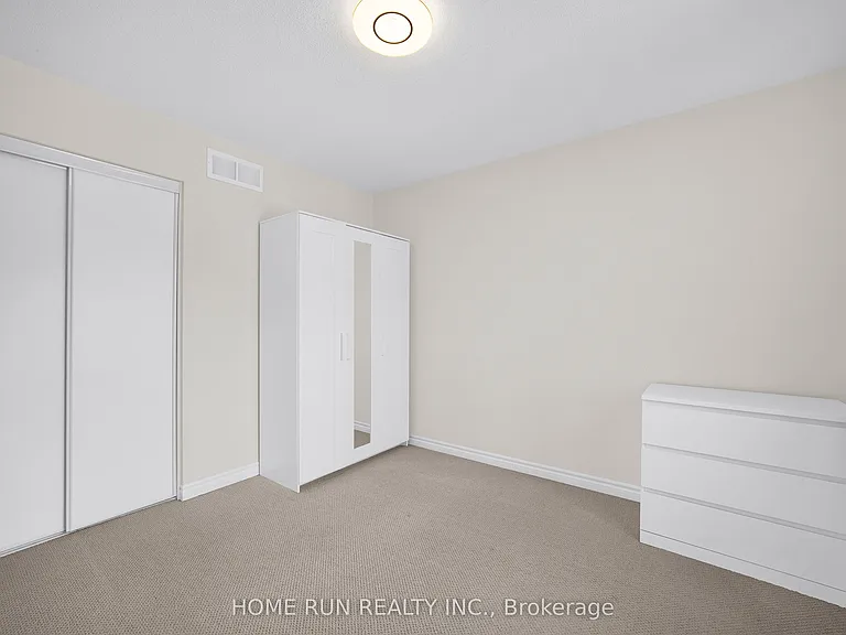 957 Messor Cres — Photo 24