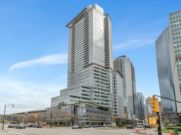 1077 W Cordova St #3101, Vancouver, BC V6C 2C6