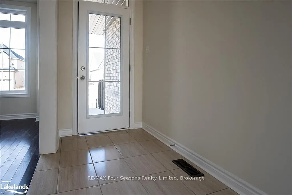4 bed, $2,850 — Photo 3