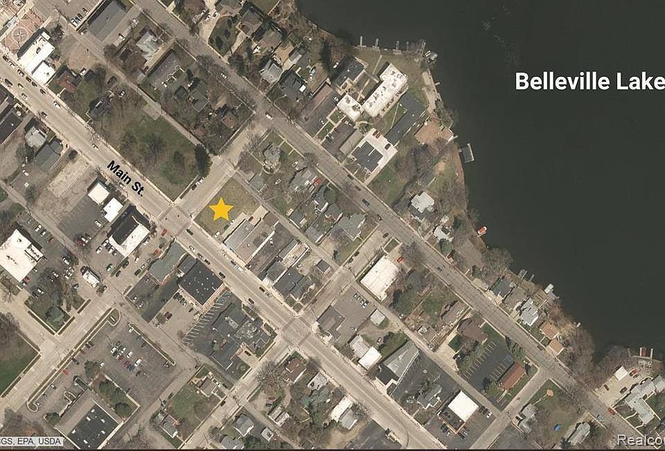 2nd image of 258 Main St