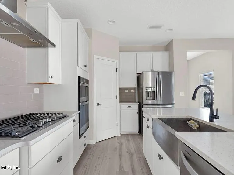 356 Bermudez Way — Photo 7