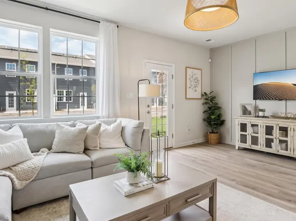 114 Corolla Dr, Egg Harbor Township, NJ 08234