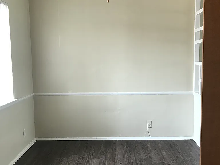 Chateau Laurel Apartments — Photo 14