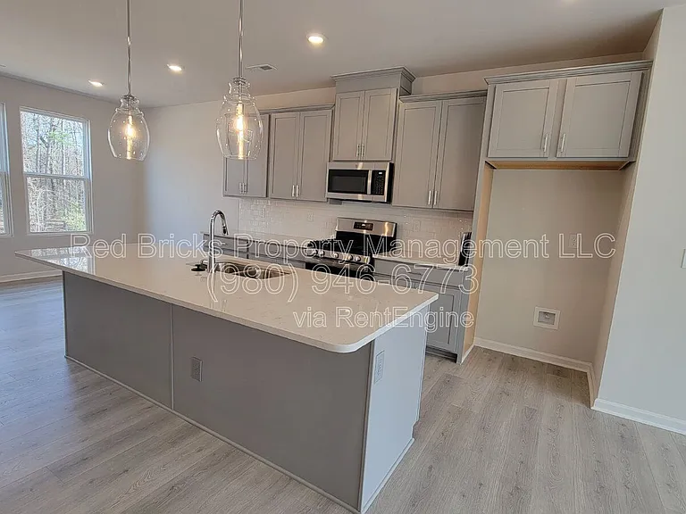 2354 Donnelly Hills Ln — Photo 11