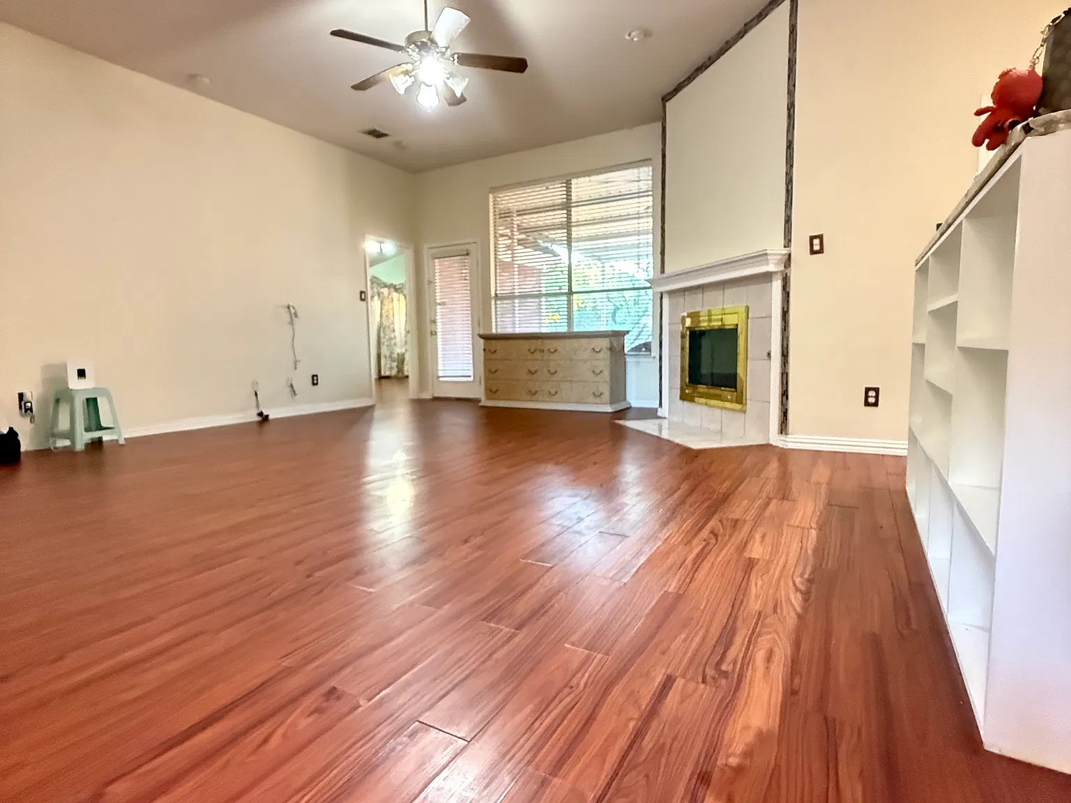 3 bed, 1903 sqft, $2,350 — Photo 3