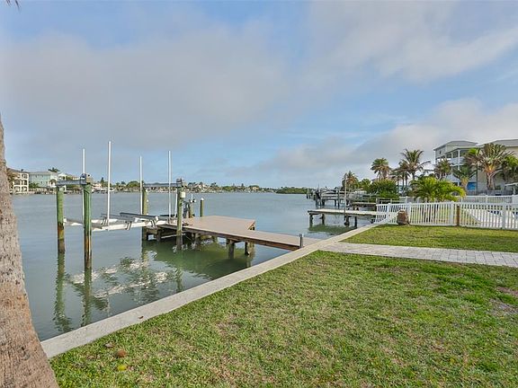 4th image of 419 12th Ave