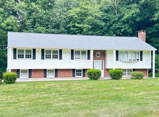 11 Centerview Rd, Woodbridge, CT 06525