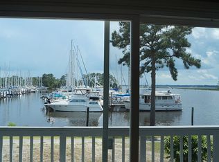 2204 Harbourside Dr, New Bern, NC 28560