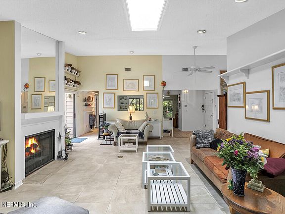 4th image of 3371 Mary Draper Ct W