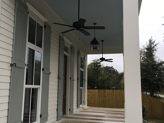 8’ Deep front porch