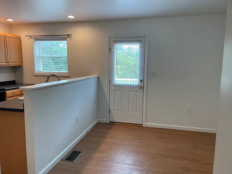 620 Lower St — Photo 2