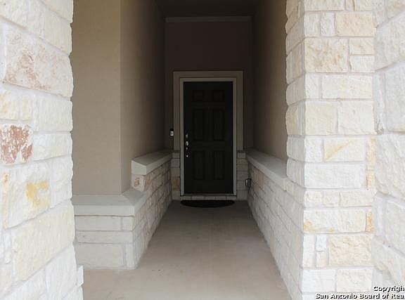 4th image of 1619 Foxglove Dr