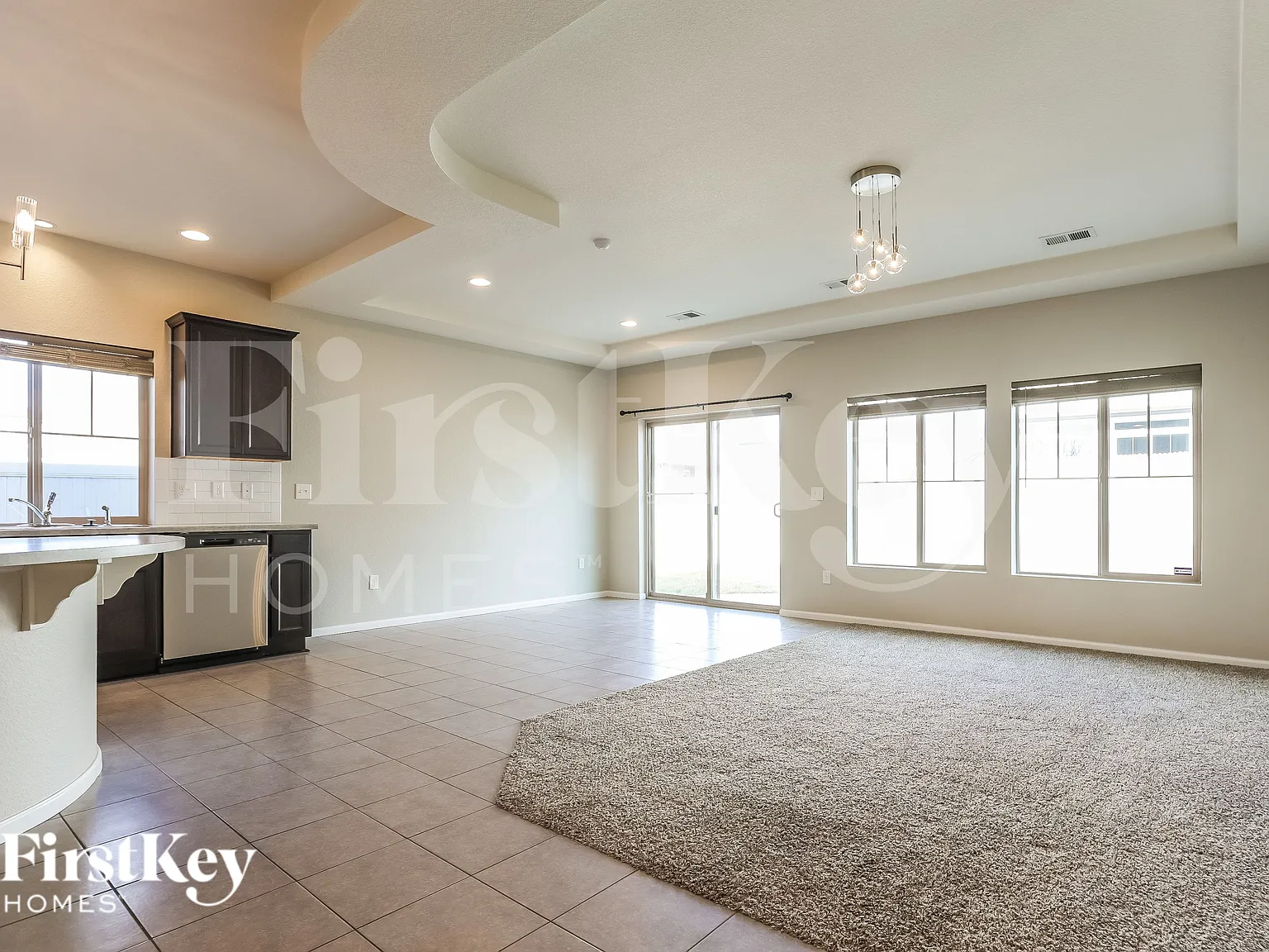 3 bed, 2.0 bath, 2081 sqft, $3,320 — Photo 4