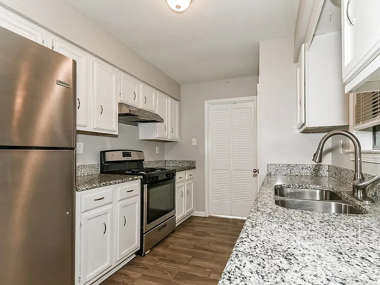 8182 Valley Ridge Trl — Photo 8